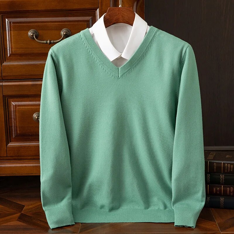 Sweter kaszmirowy męski w serek, elegancki i ciepły na zimę - dzianinowy do koszuli - Zielony