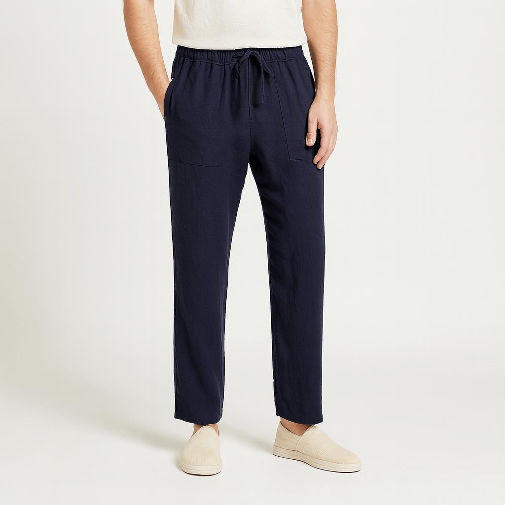 Spodnie z lnu o dopasowanym kroju i sznurkiem – lekkie, niezbędne dla mężczyzn